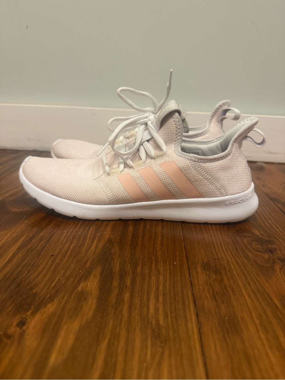 Adidas Women’s Pale Pink Cloudfoam Lightweight Running Sneakers